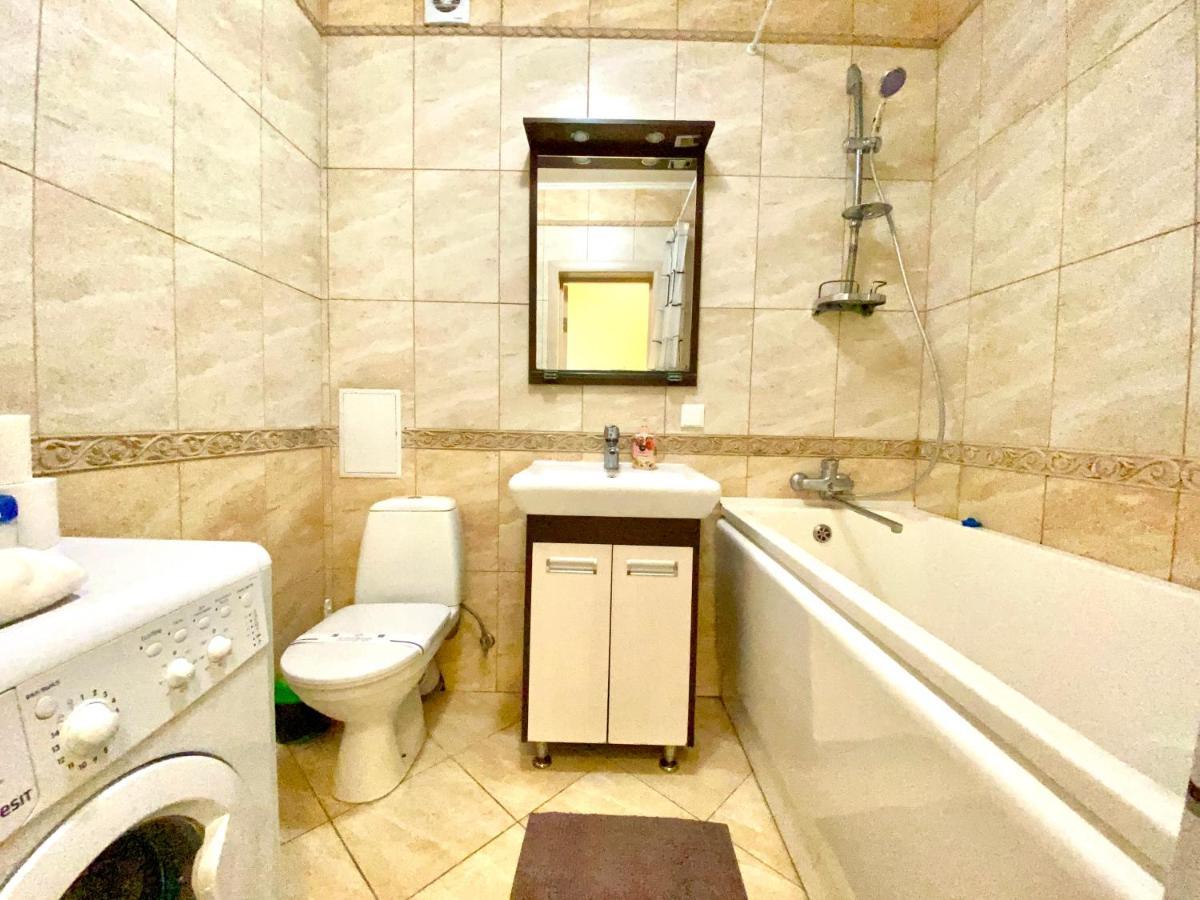 ApartPoltava Светлые и просторные 2-комнатные апартаменты в самом центре Полтавы Екстер'єр фото